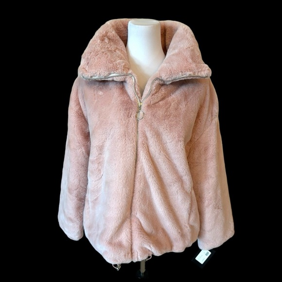 The Lindsi Plush Soft Jacket - Picture 3 of 15